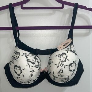 Victoria’s Secret NWT body by Victoria lined Demi floral lace VS heart charm 36B
